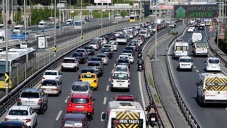 İstanbul'da Büyük Trafik Sıkışıklığı: Alternatif Rotalar